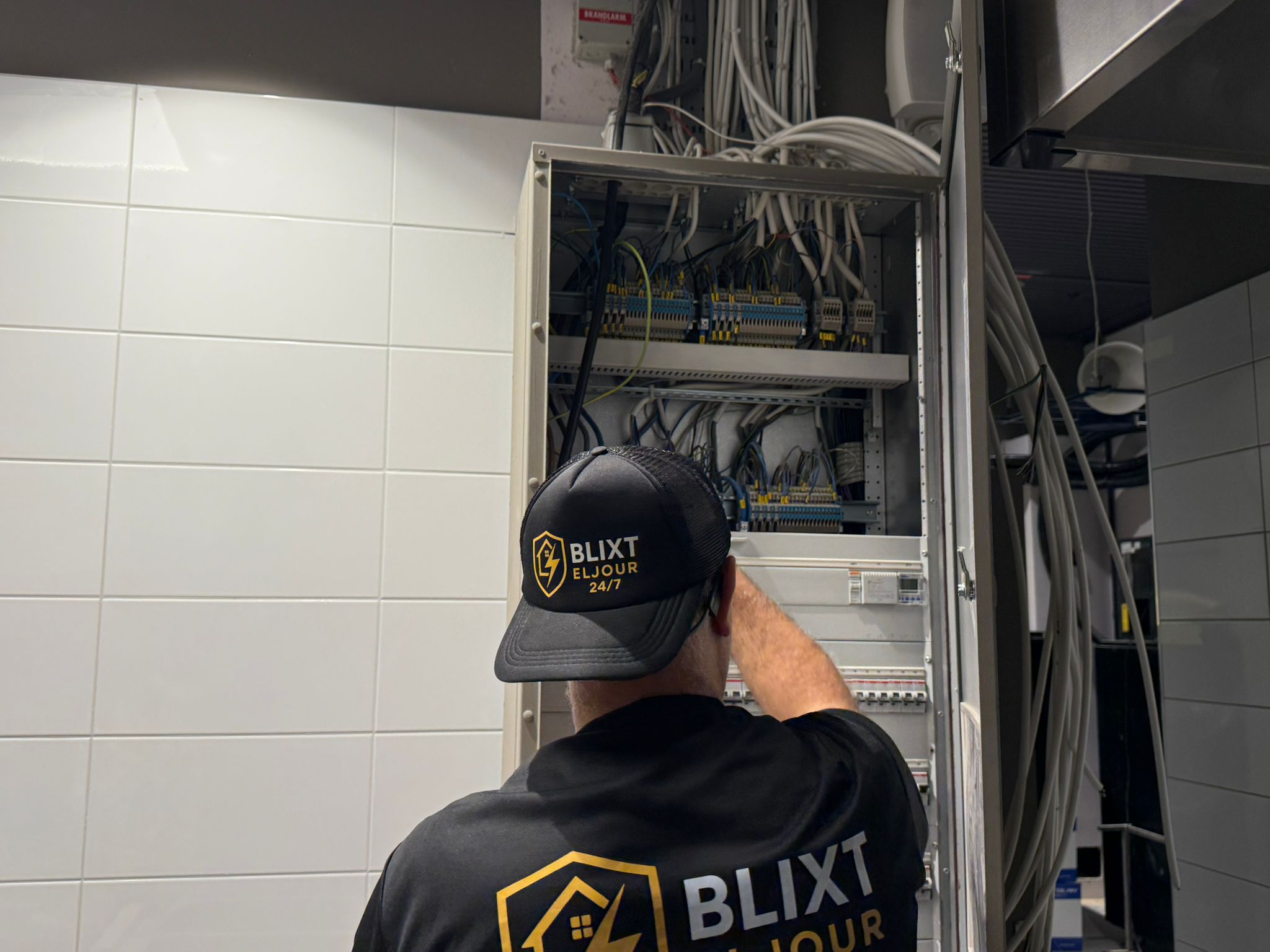 Felsökning av elfel - Blixt Eljour 247, Blixteljour247, Blixteljour, Blixt eljour, elektriker Stockholm